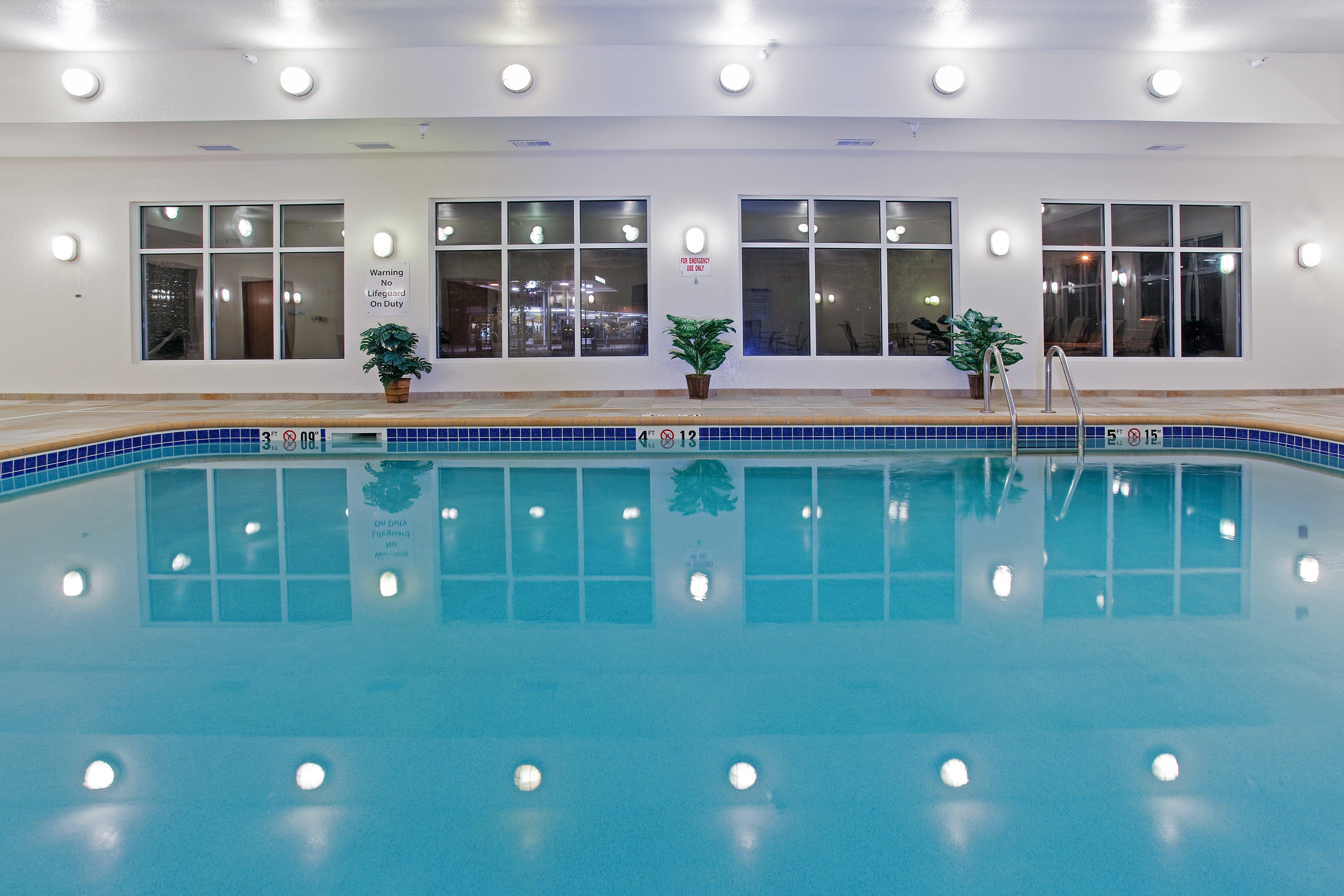 Holiday Inn Express & Suites Buffalo, An Ihg Hotel Εξωτερικό φωτογραφία