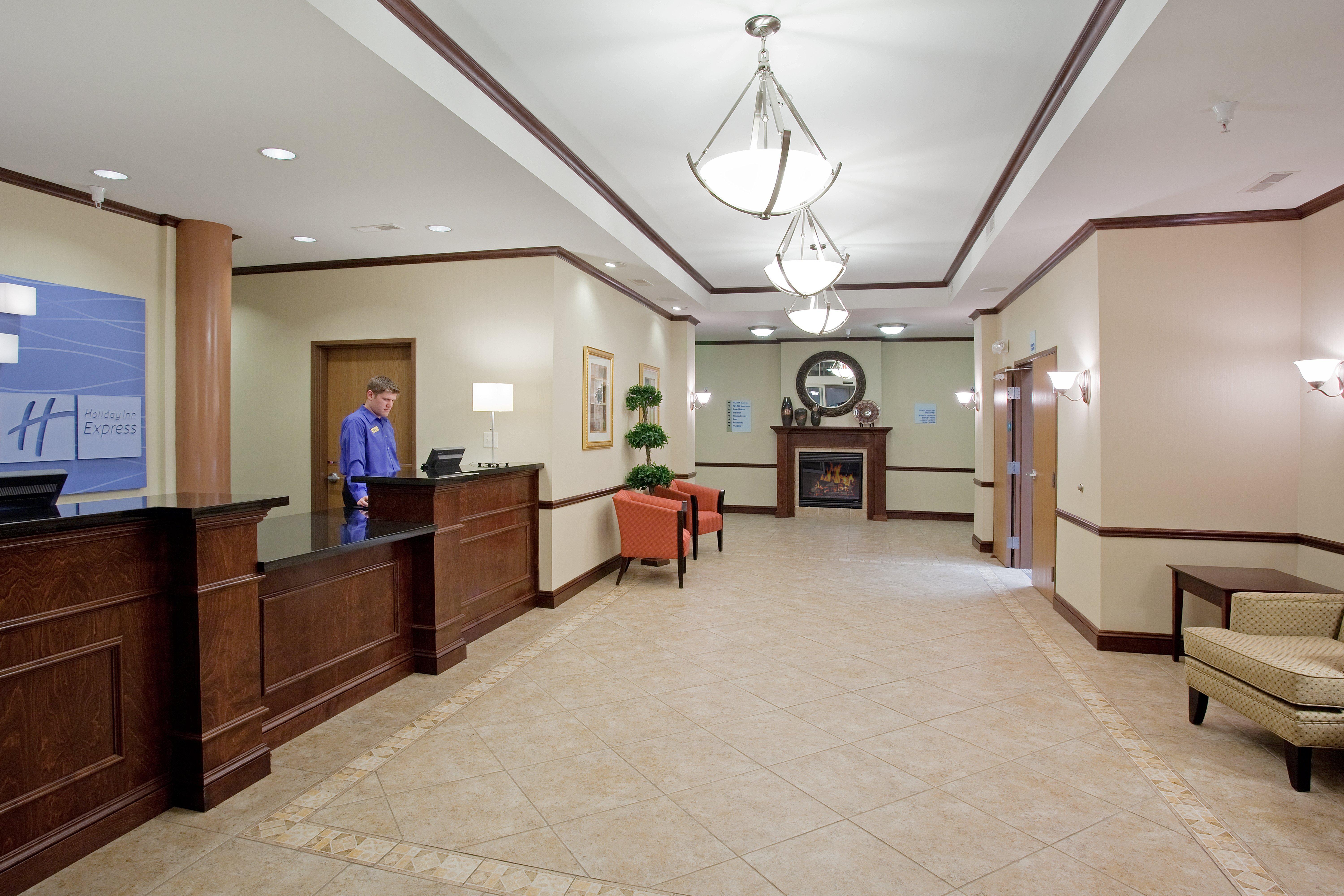 Holiday Inn Express & Suites Buffalo, An Ihg Hotel Εξωτερικό φωτογραφία