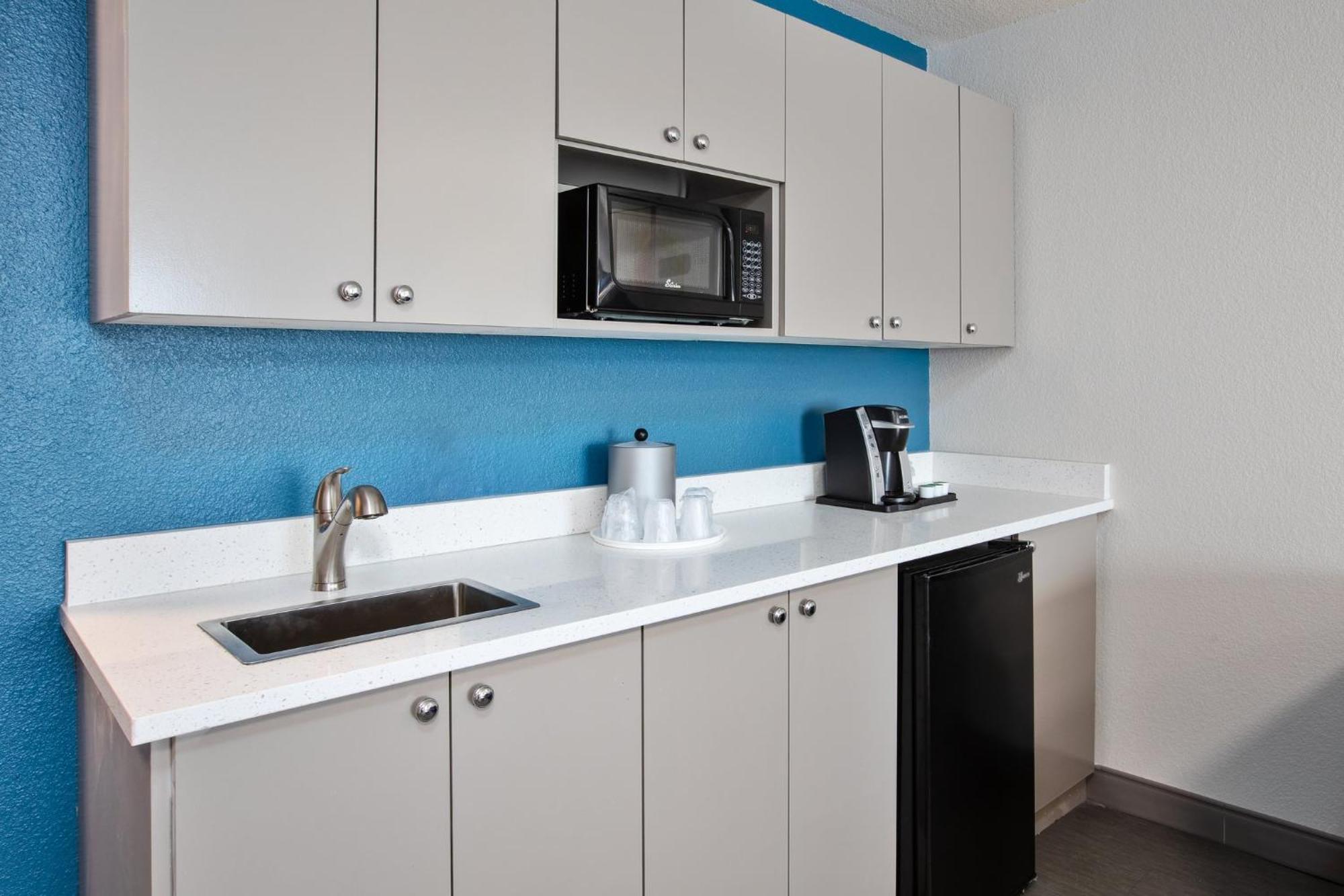 Holiday Inn Express & Suites Buffalo, An Ihg Hotel Εξωτερικό φωτογραφία