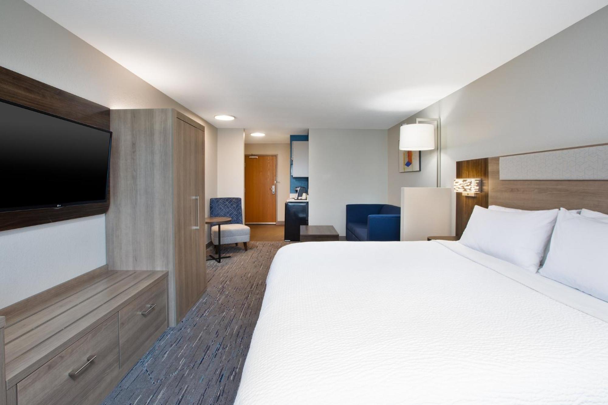 Holiday Inn Express & Suites Buffalo, An Ihg Hotel Εξωτερικό φωτογραφία
