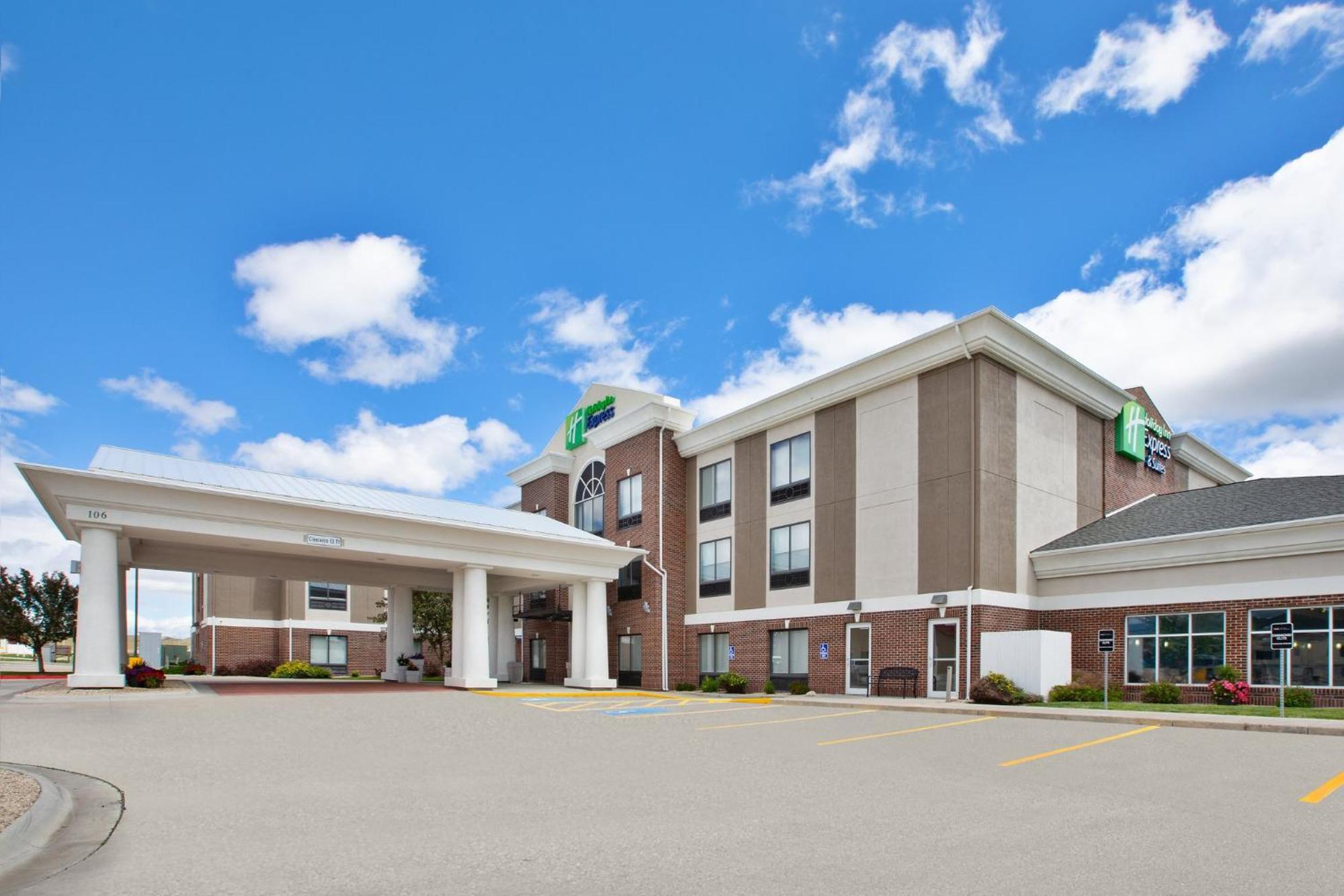 Holiday Inn Express & Suites Buffalo, An Ihg Hotel Εξωτερικό φωτογραφία