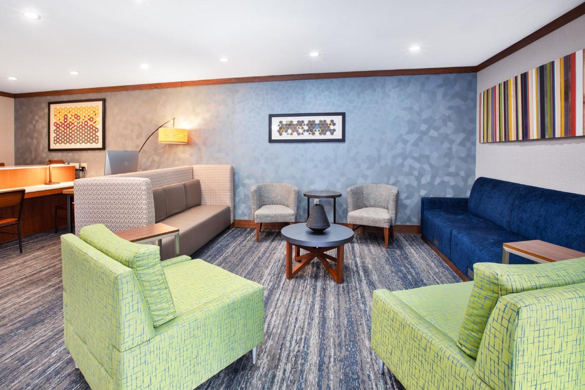 Holiday Inn Express & Suites Buffalo, An Ihg Hotel Εξωτερικό φωτογραφία
