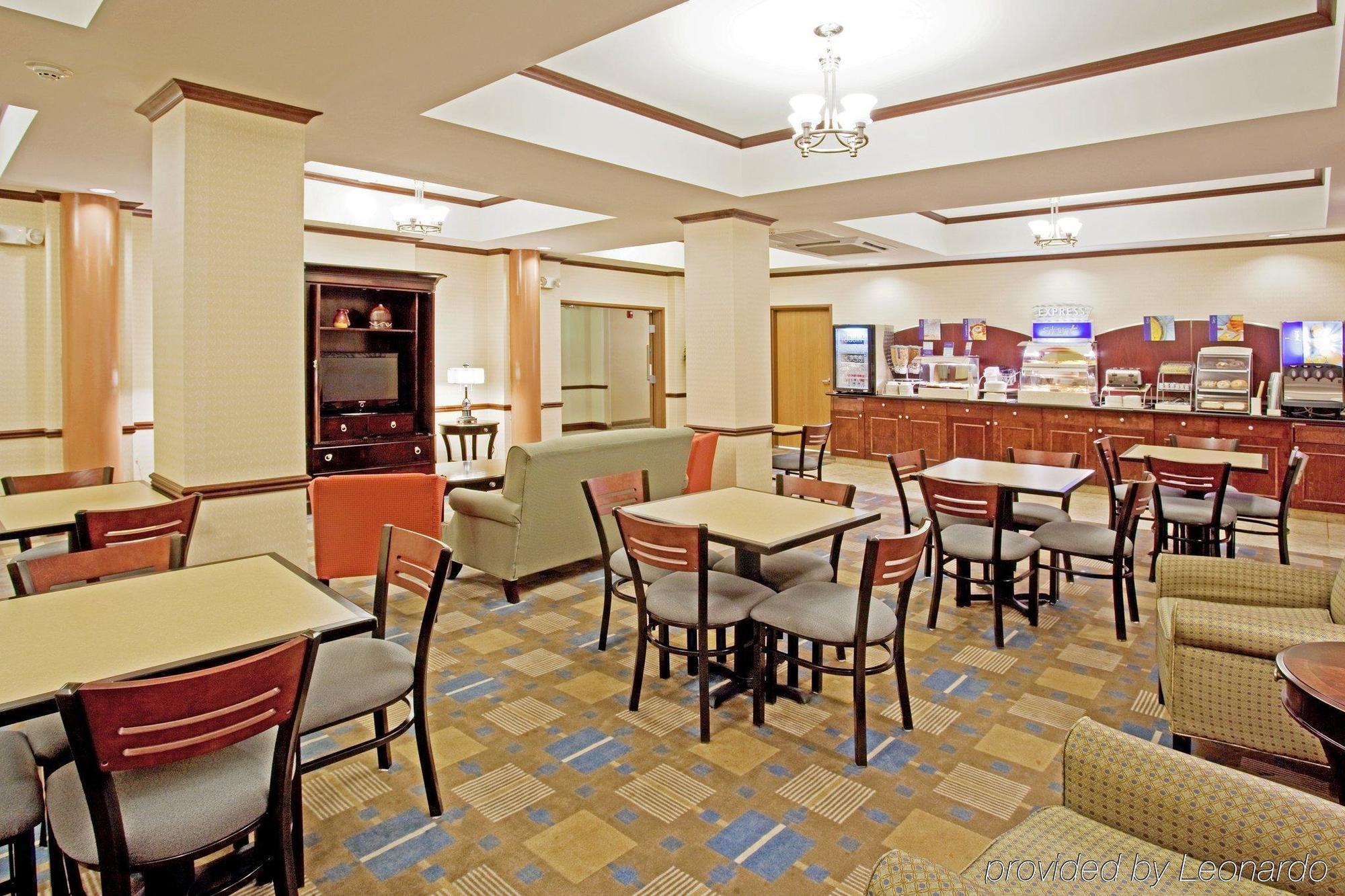 Holiday Inn Express & Suites Buffalo, An Ihg Hotel Εξωτερικό φωτογραφία
